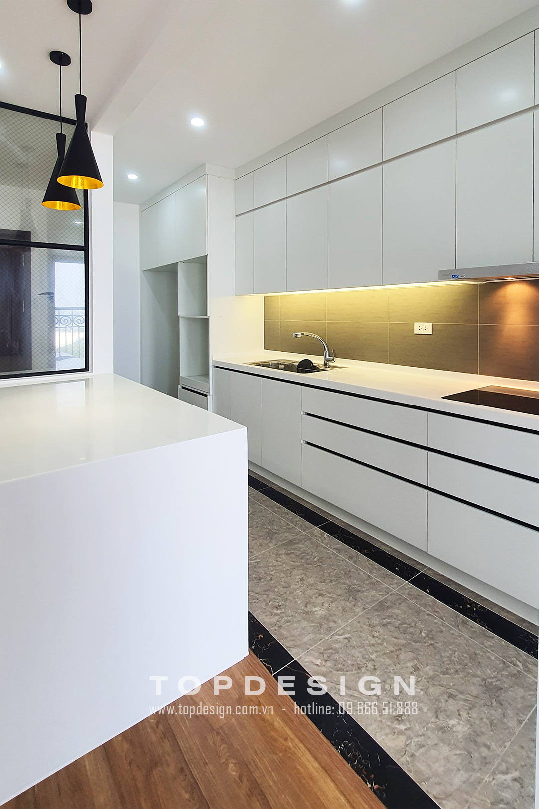 TOP_Interior design and build_The Emerald 1706_13