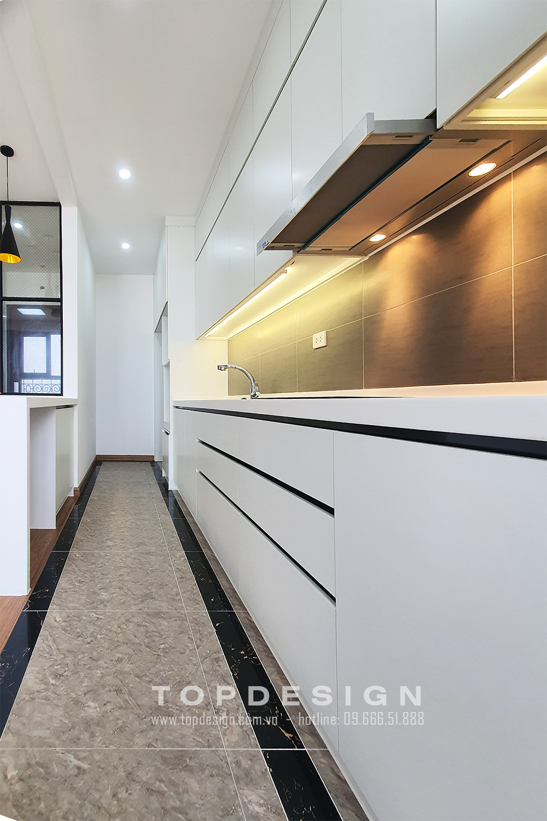 TOP_Interior design and build_The Emerald 1706_14