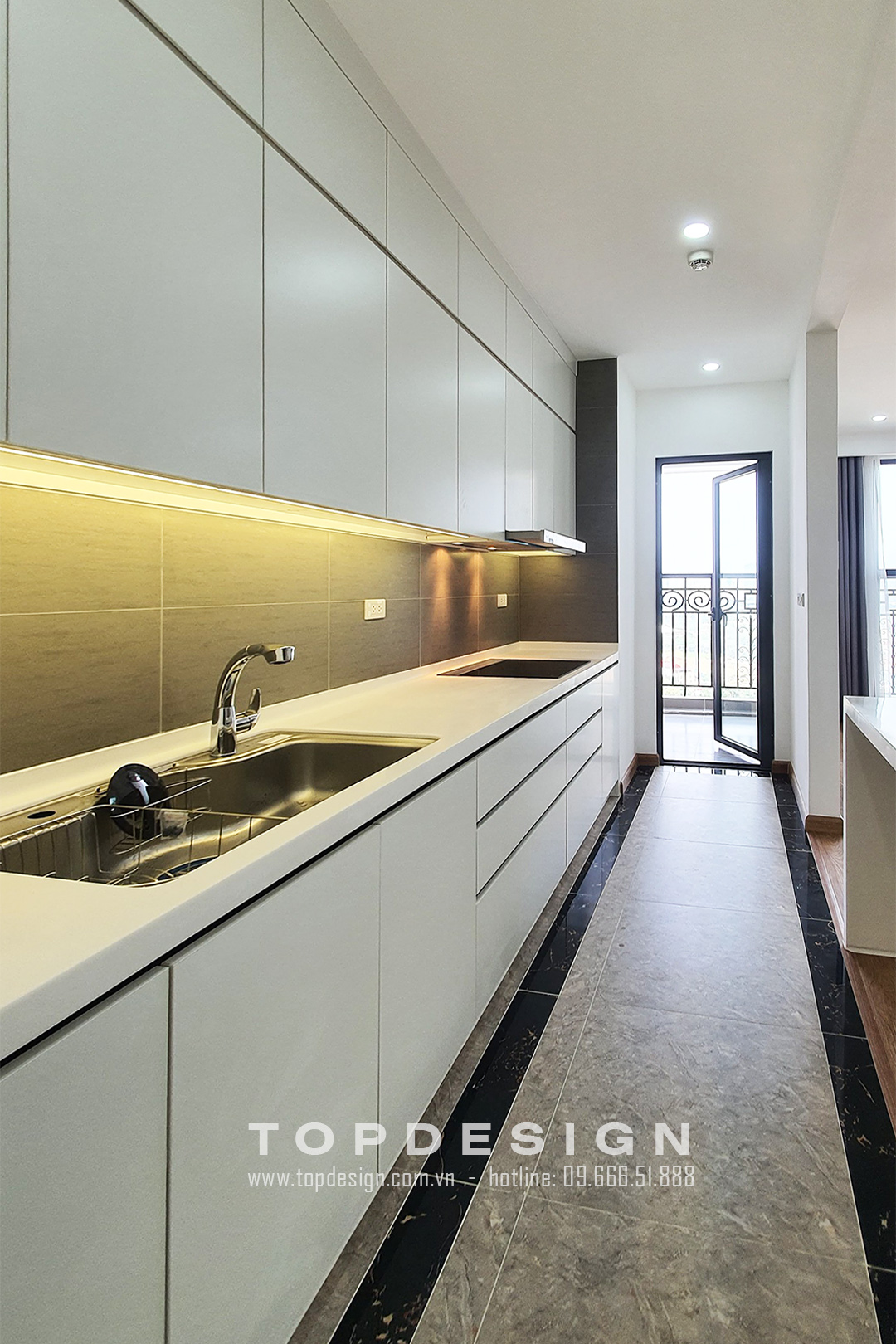 TOP_Interior design and build_The Emerald 1706_15